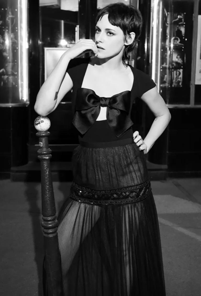 Top en crêpe stretch avec nœud en soie du défilé printemps/été 2023 de Chanel - 44 FR/L. en vente 7