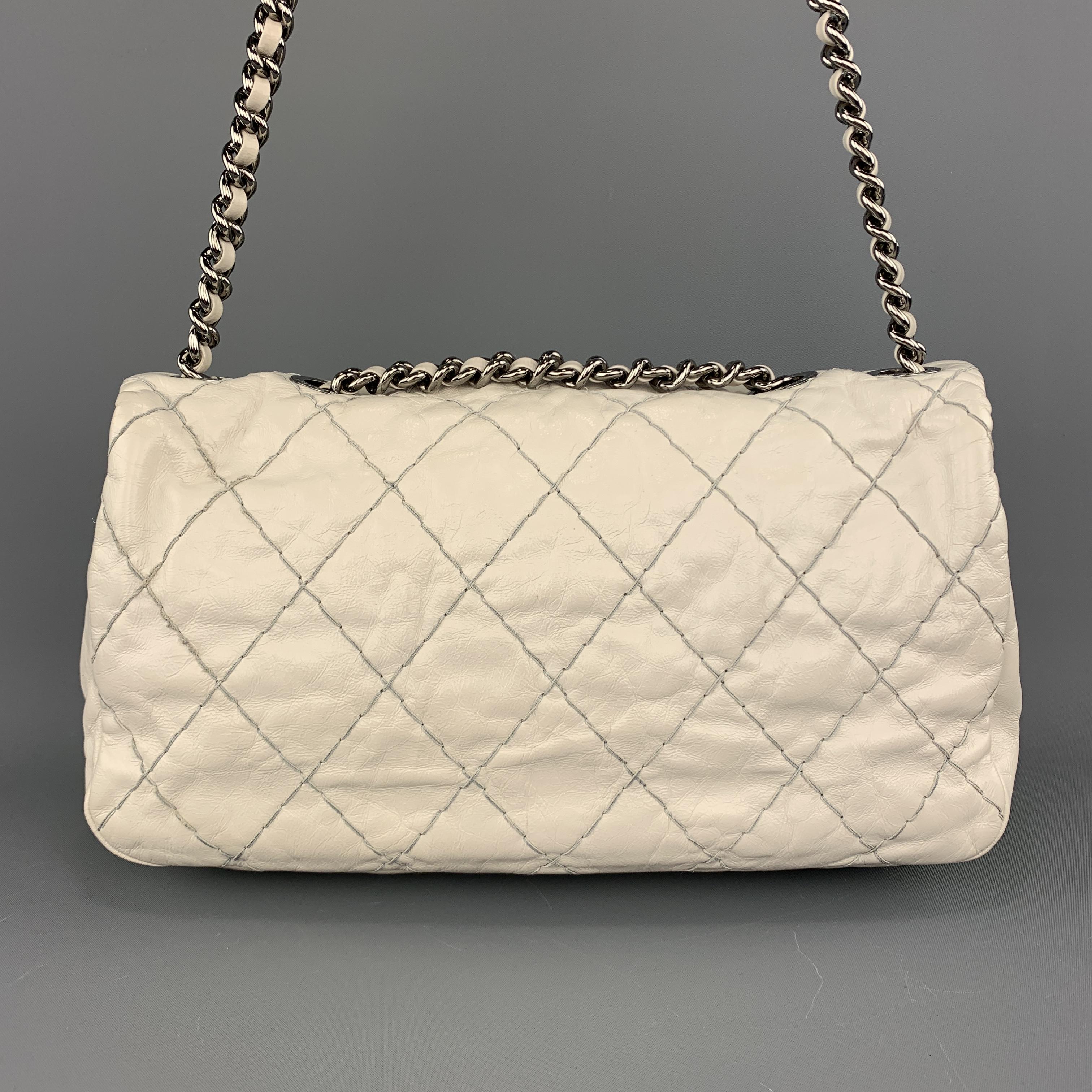 CHANEL Topstitch Quilted Cream Leather Flap CC Chain Strap Handbag In Excellent Condition In San Francisco, CA