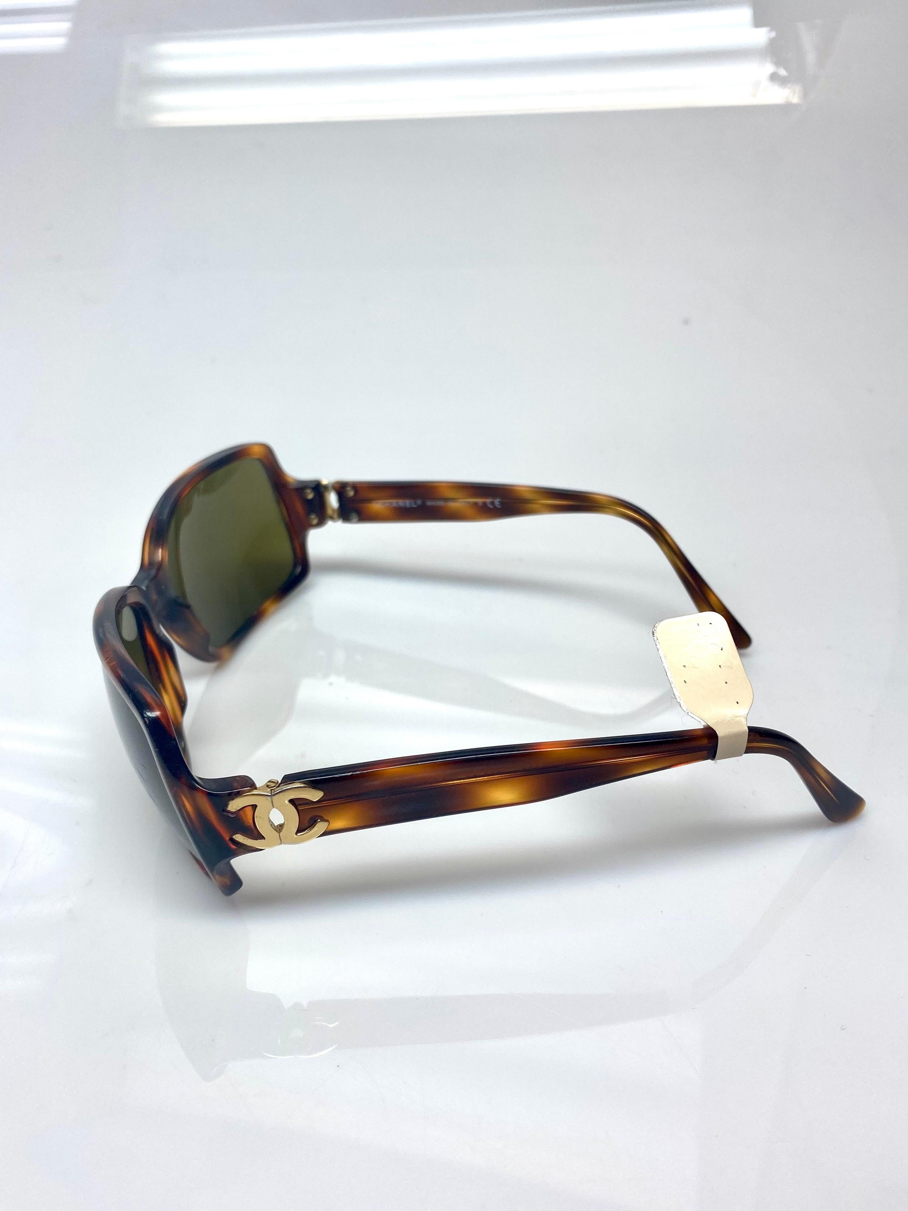 chanel tortoise sunglasses