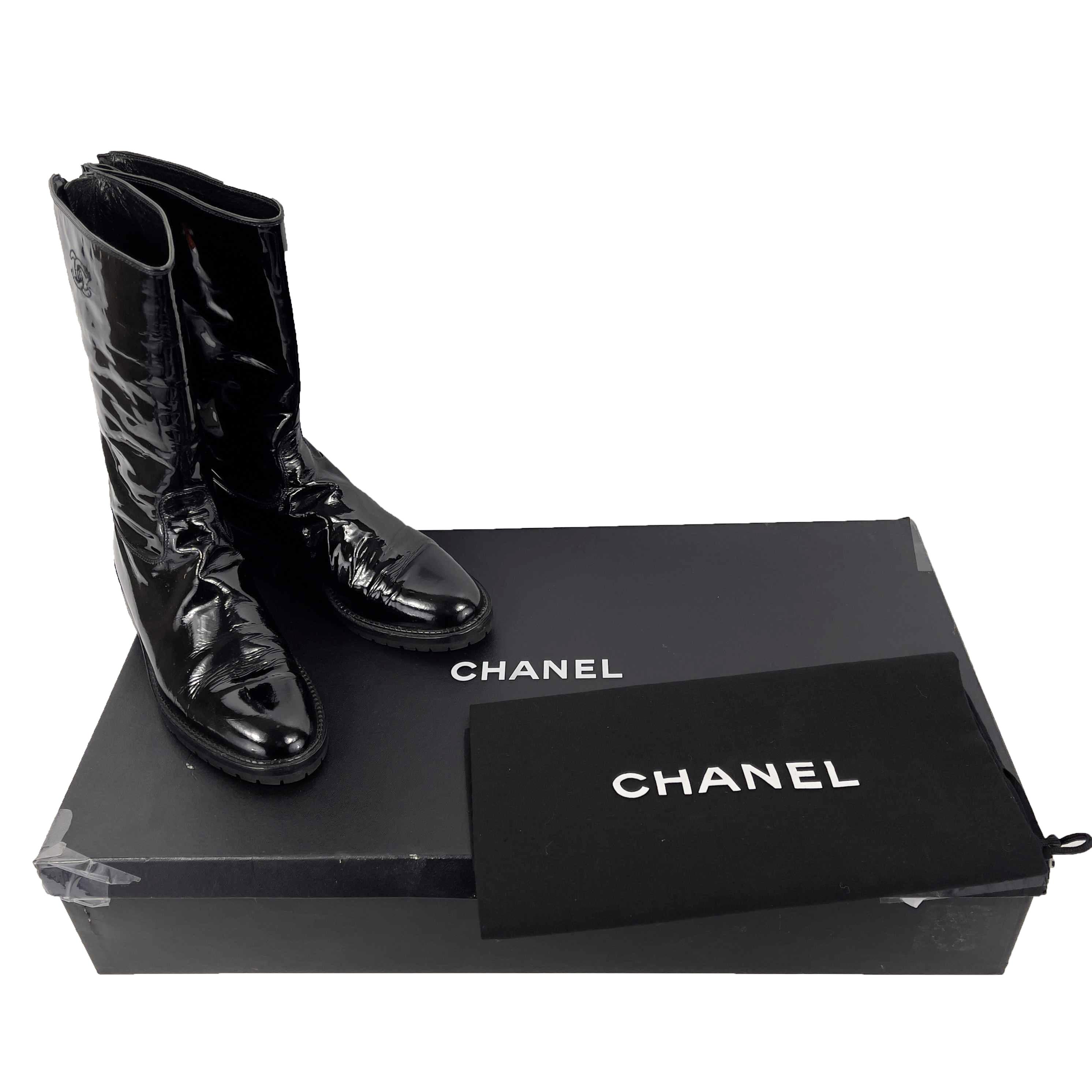CHANEL Tortoise Zip Pull Vintage 97A Patent Boots Lug Sole Black 36 US 6 In Excellent Condition In Sanford, FL