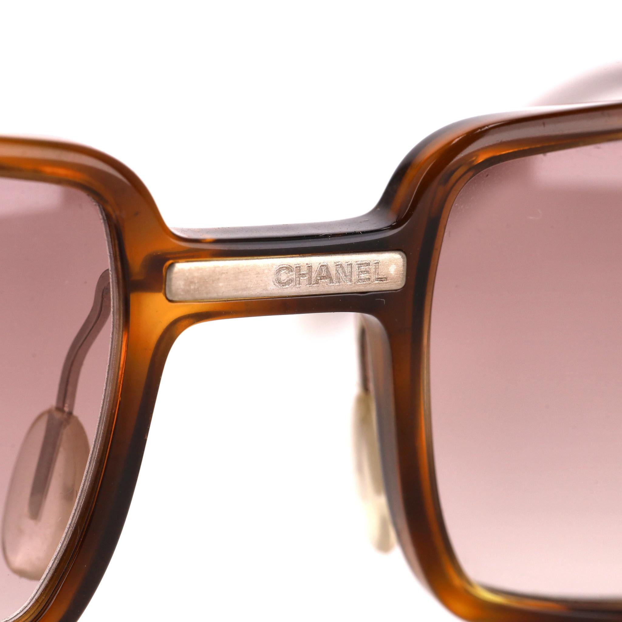 Chanel Schildpatt-Sonnenbrille rechteckig Damen im Angebot