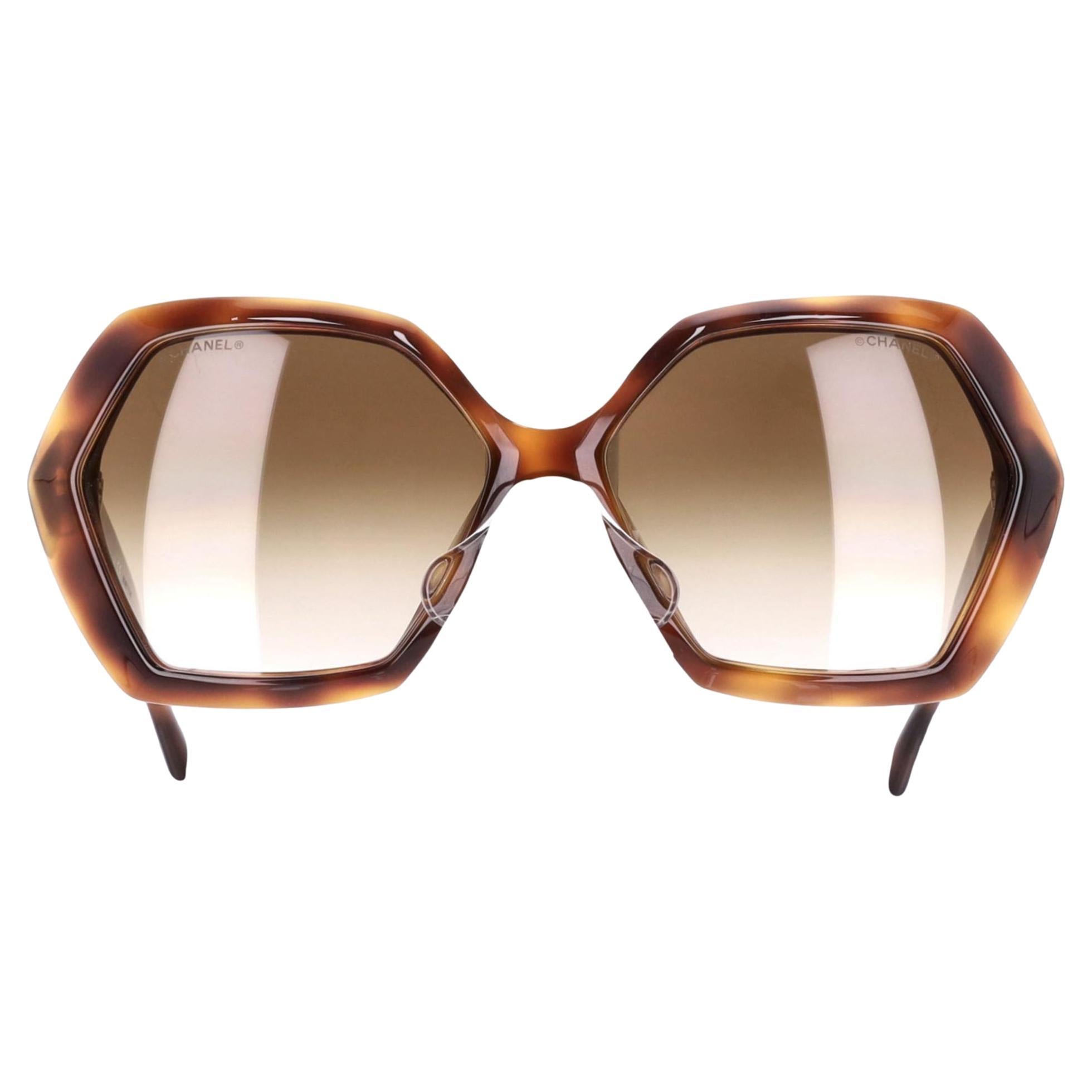Occhiali da sole Chanel tartarugati