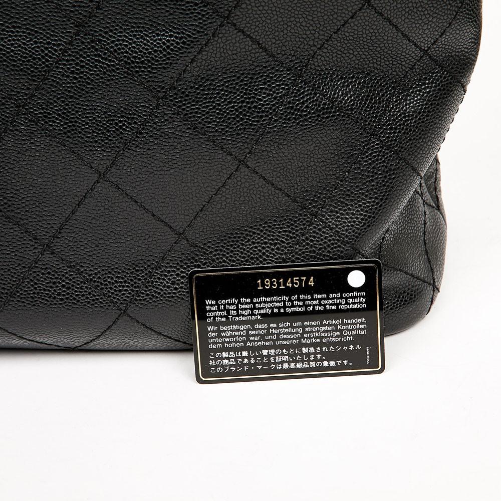 Chanel Tote Bag in Black Caviar Leather In Excellent Condition In Paris, FR