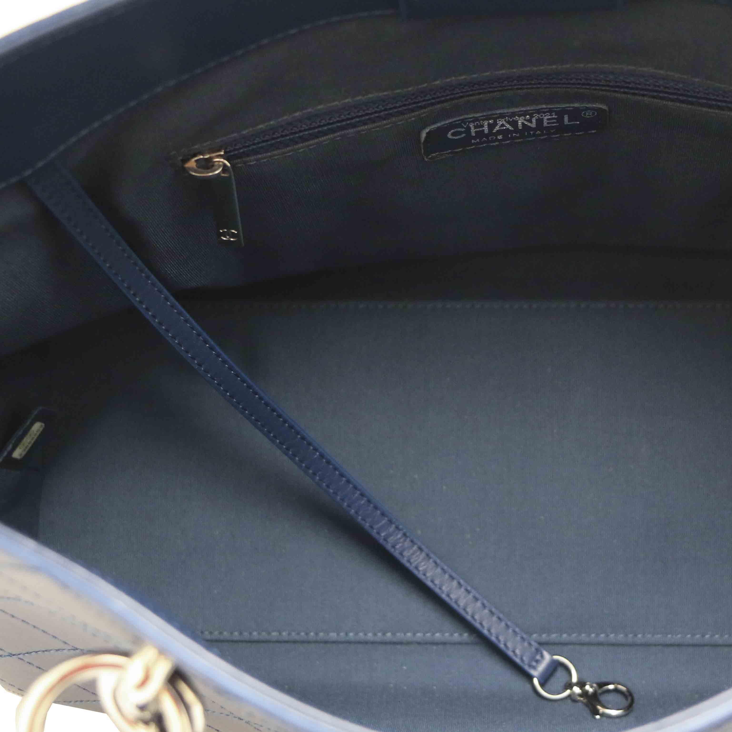 CHANEL Tote Bag in Blue Leather 1