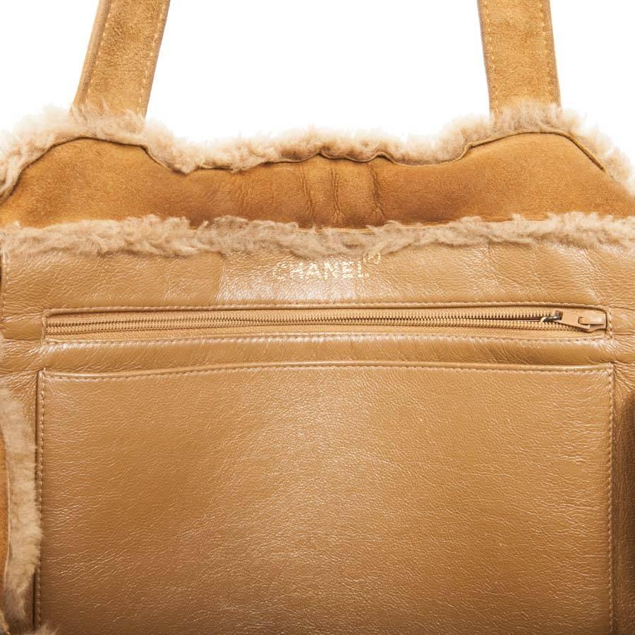 CHANEL Tote Bag in Brown Shearling Leather 5