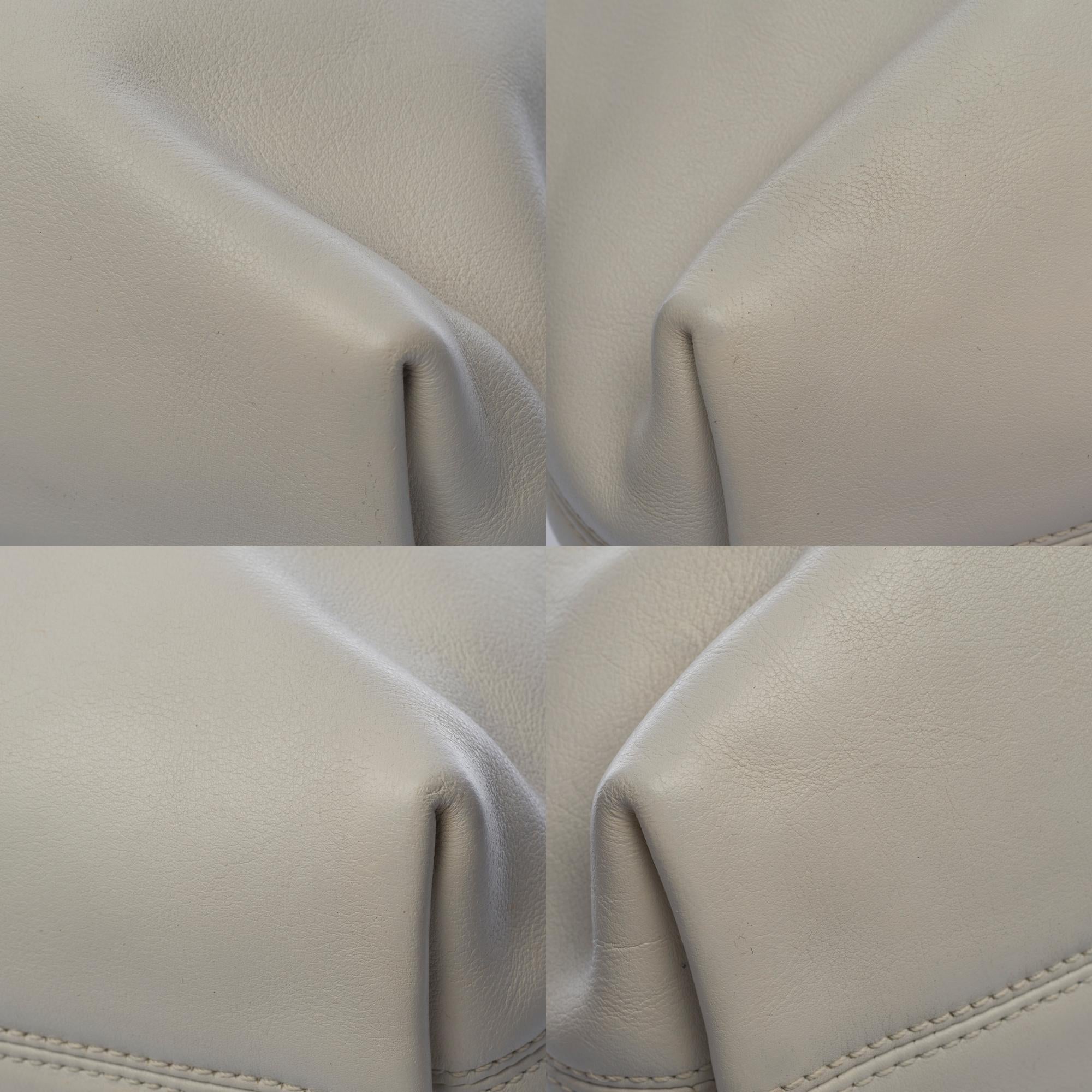 Chanel Tote Bag in white lambskin 5
