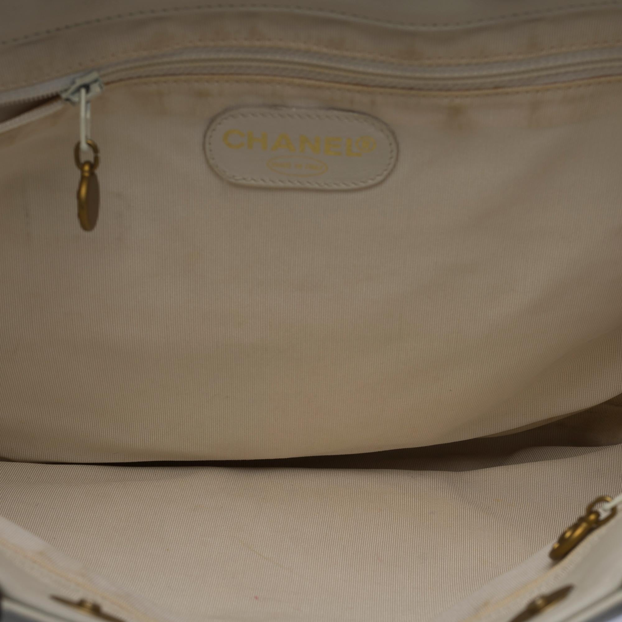 Chanel Tote Bag in white lambskin 2