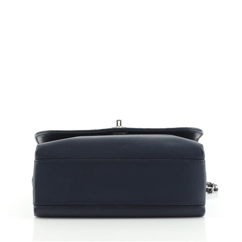Chanel Tramezzo Flap Bag Kalbsleder Klein im Zustand „Gut“ in NY, NY