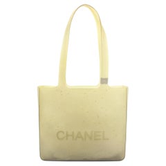 Lot - A Chanel gray rubber jelly tote bag