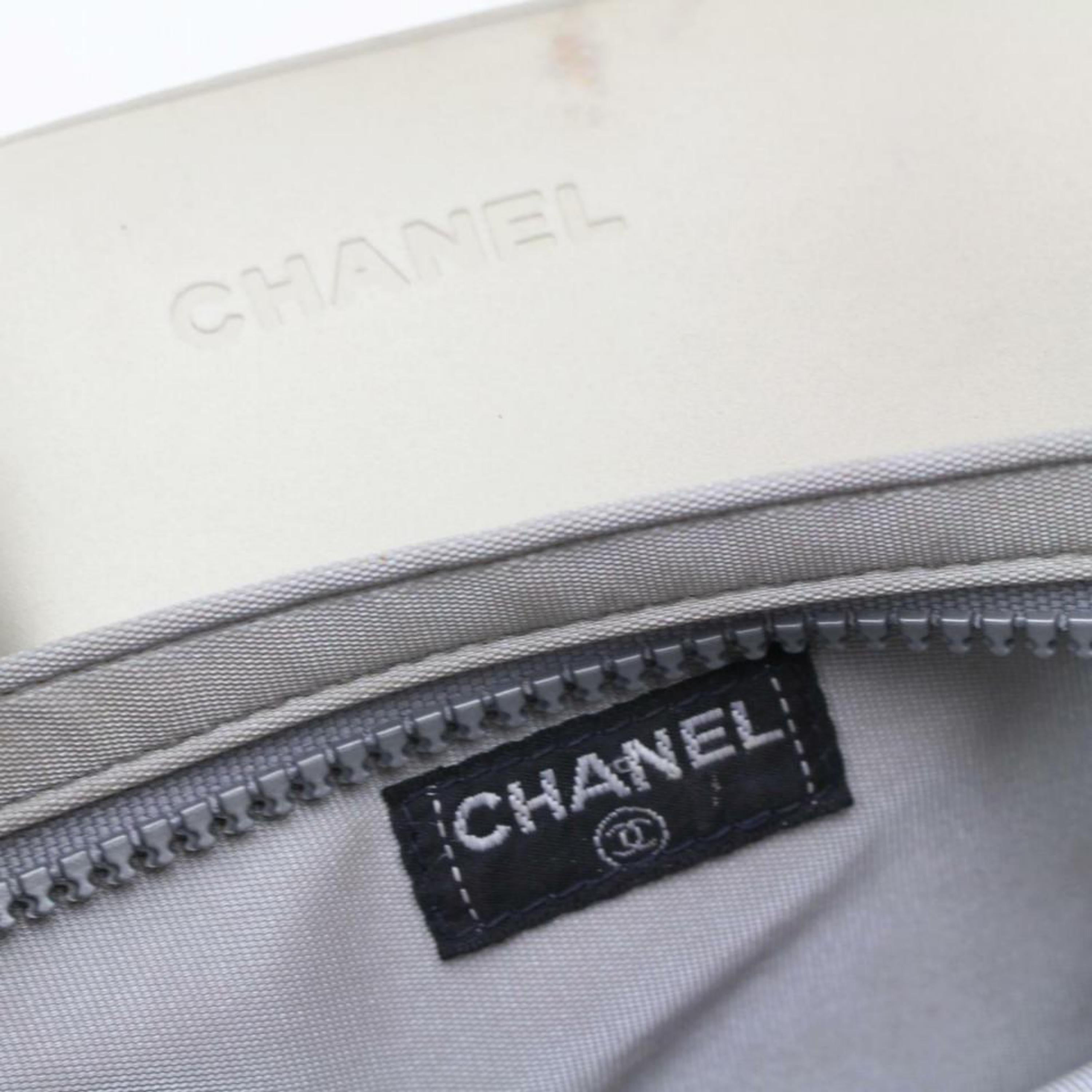 Chanel Translucent Naked Jelly Tote 870004 Gray Polyurethane Shoulder Bag For Sale 3