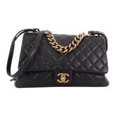 Chanel Trapezio Sac à rabat en peau de mouton matelassée Large