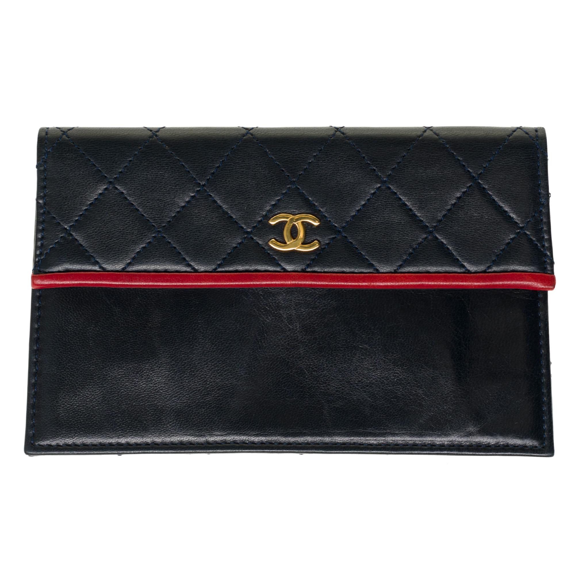 Chanel Trapezoidal shoulder flap bag in navy blue quilted lambskin leather, GHW 8