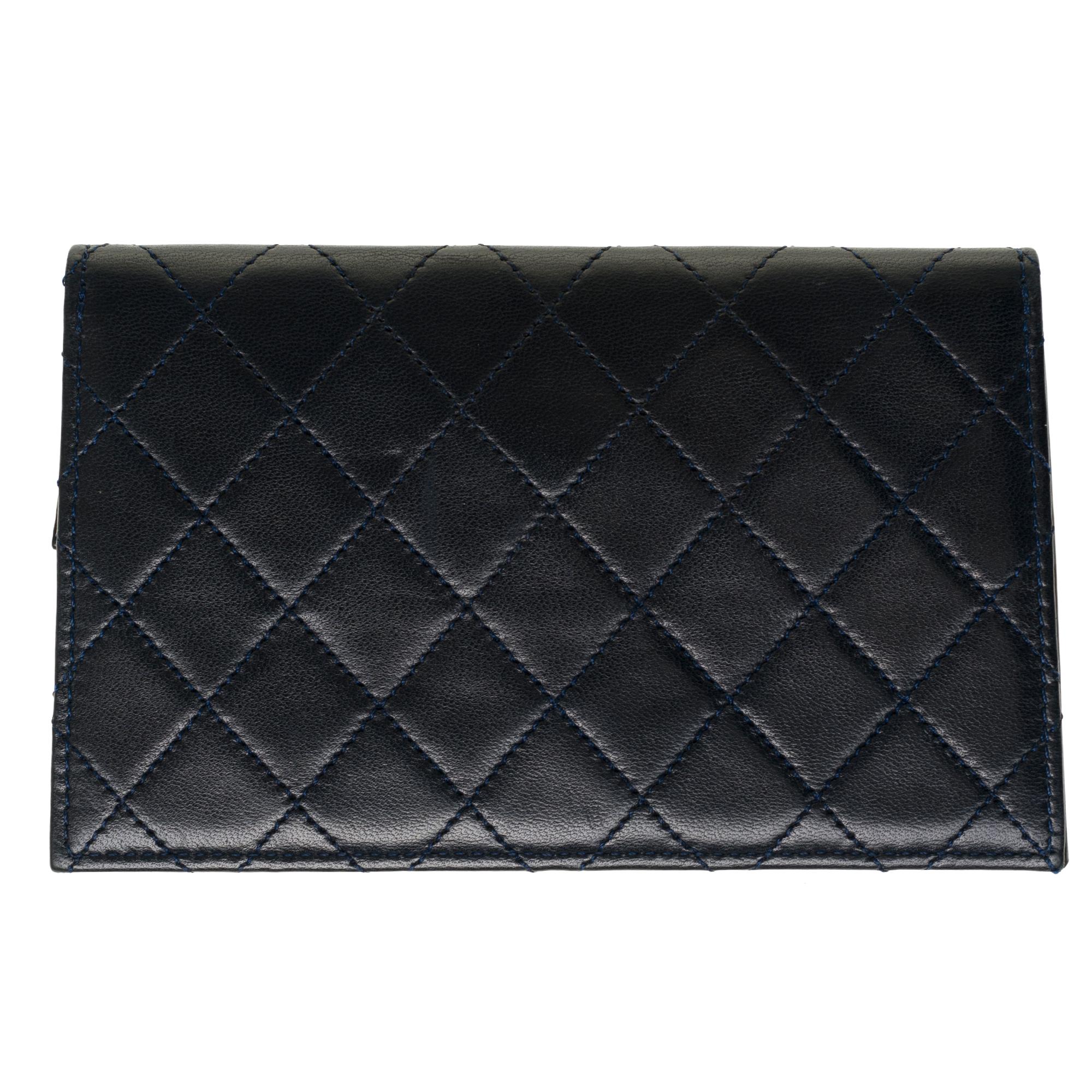 Chanel Trapezoidal shoulder flap bag in navy blue quilted lambskin leather, GHW 9