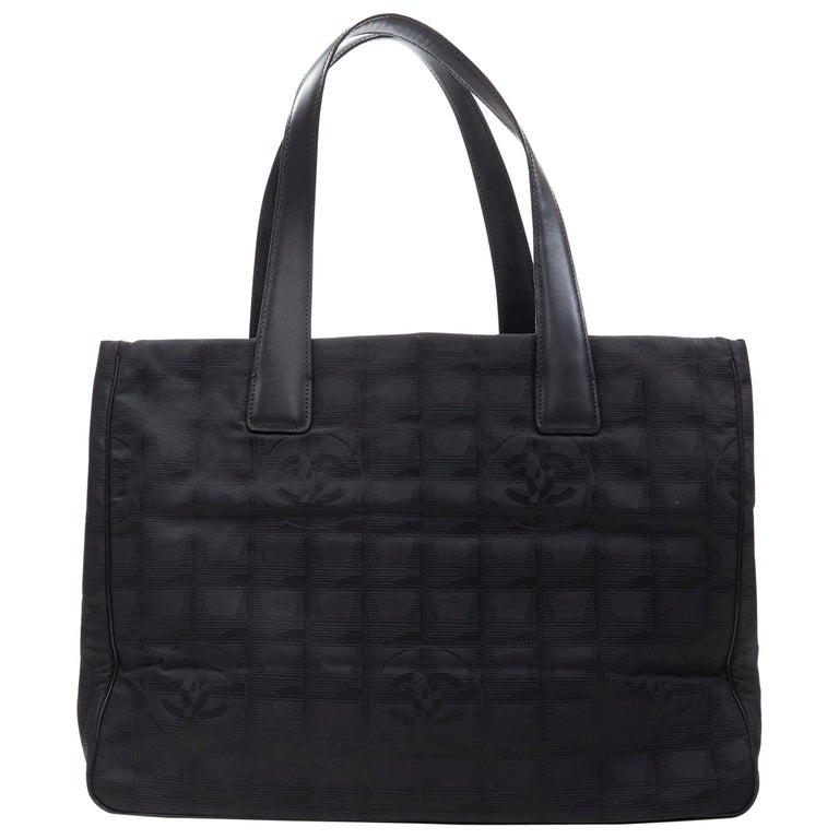 Chanel Black Old Travel Line Nylon Tote Bag White Cloth ref.403855 - Joli  Closet