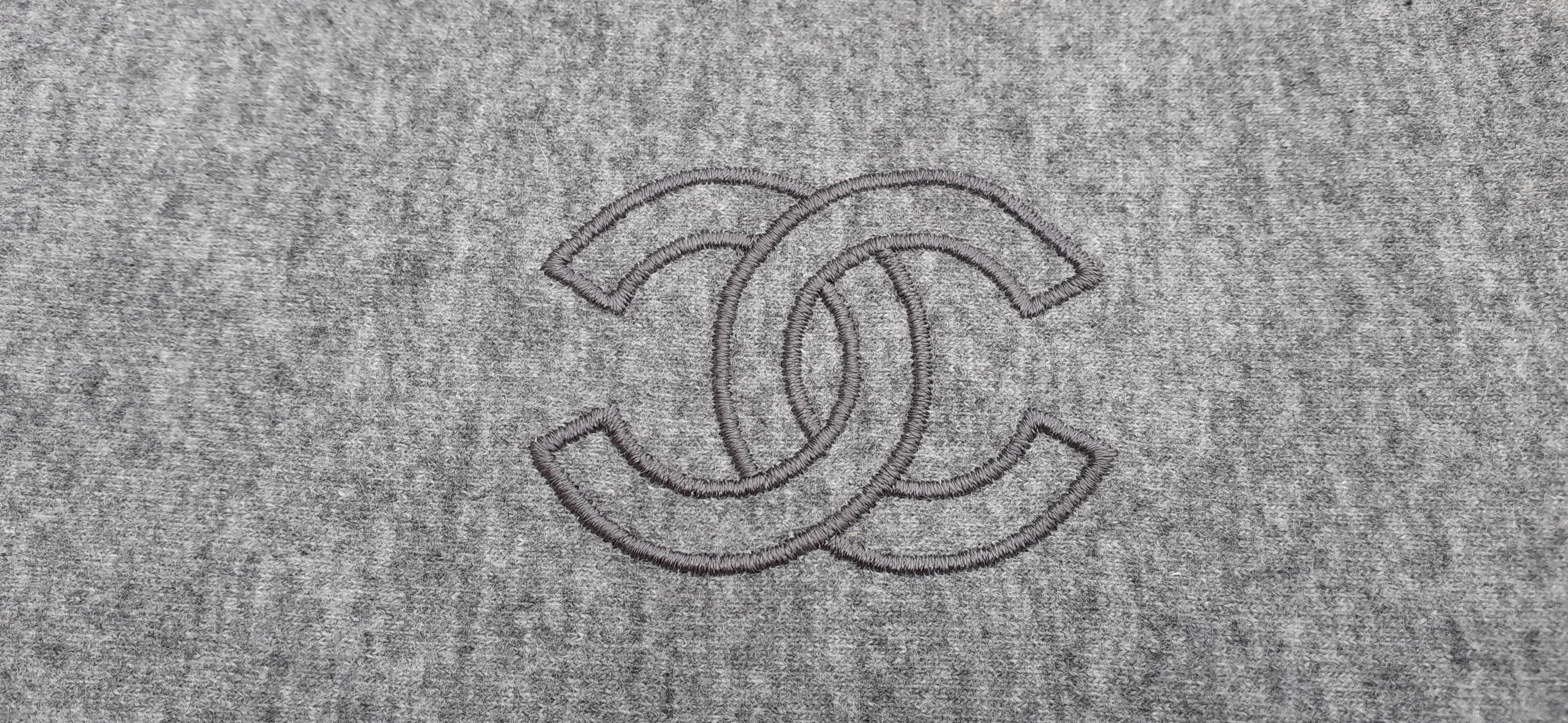 Chanel Travel Set CC Logo Blanket Sleep Eye Mask Pouch Cashmere Wool 8