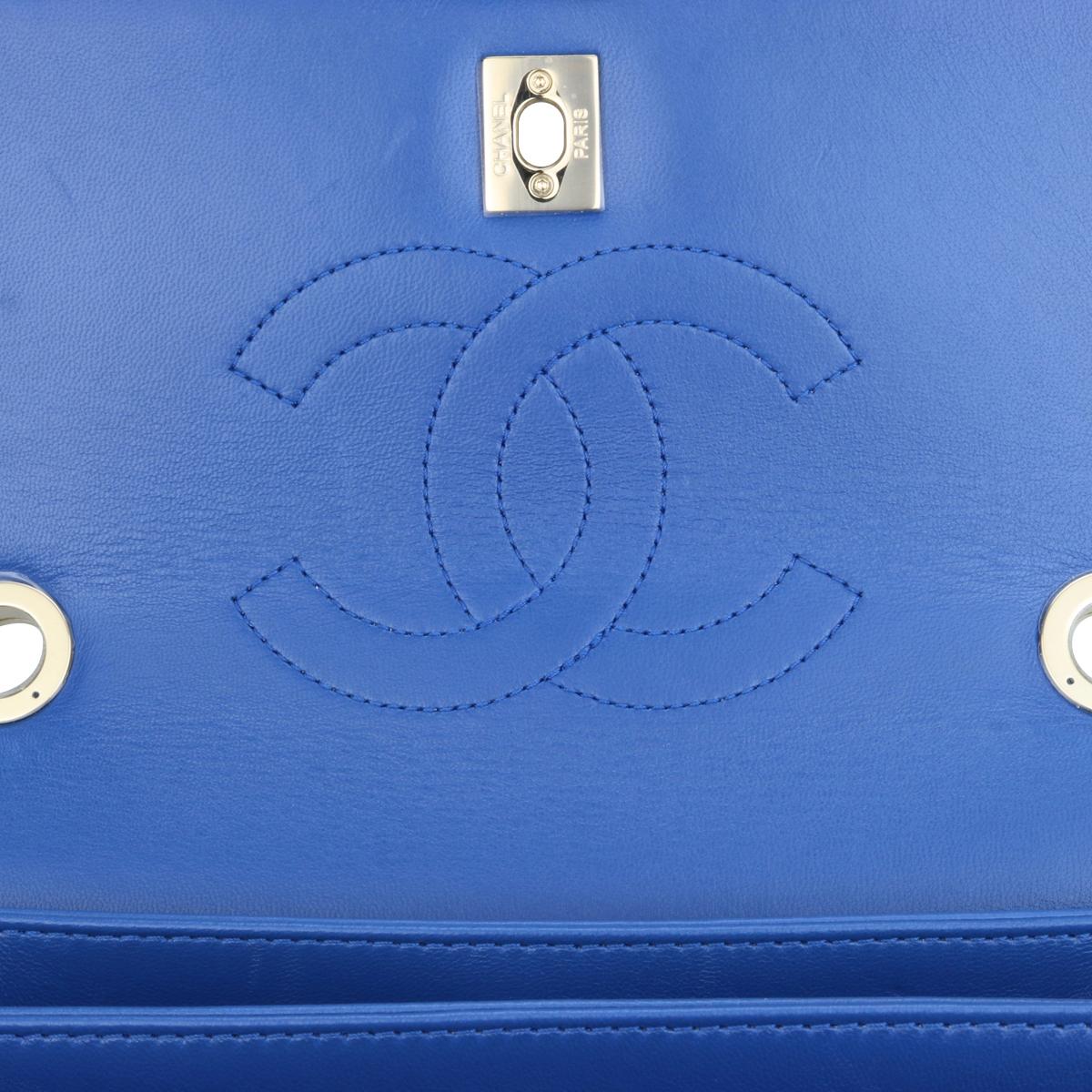 CHANEL Trendy CC Bag Small Blue Lambskin Light Gold Hardware 2019 10