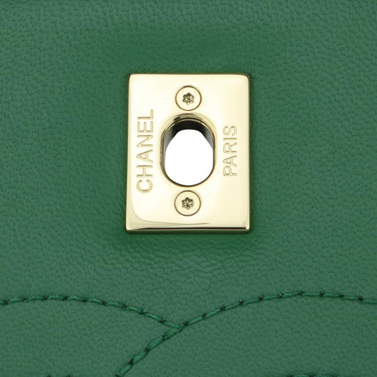 CHANEL Trendy CC Bag Small Chevron Green Lambskin Gold Hardware 2019 For Sale 9