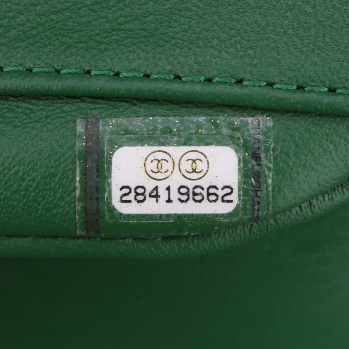 CHANEL Trendy CC Bag Small Chevron Green Lambskin Gold Hardware 2019 9