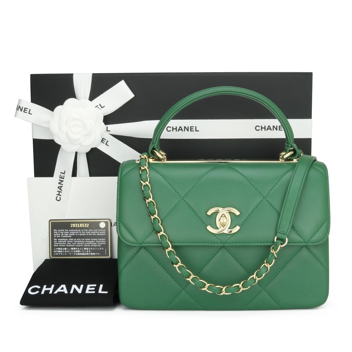 CHANEL Trendy CC Top Handle Small Bag Large Quilt Green Lambskin with Light Gold Hardware 2019.

This stunning bag is in excellent condition, the bag still holds its original shape, and the hardware is still very shiny. The leather smells fresh as