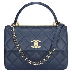 CHANEL Petit sac CC tendance en cuir d'agneau bleu marine avec accessoires dorés 2020