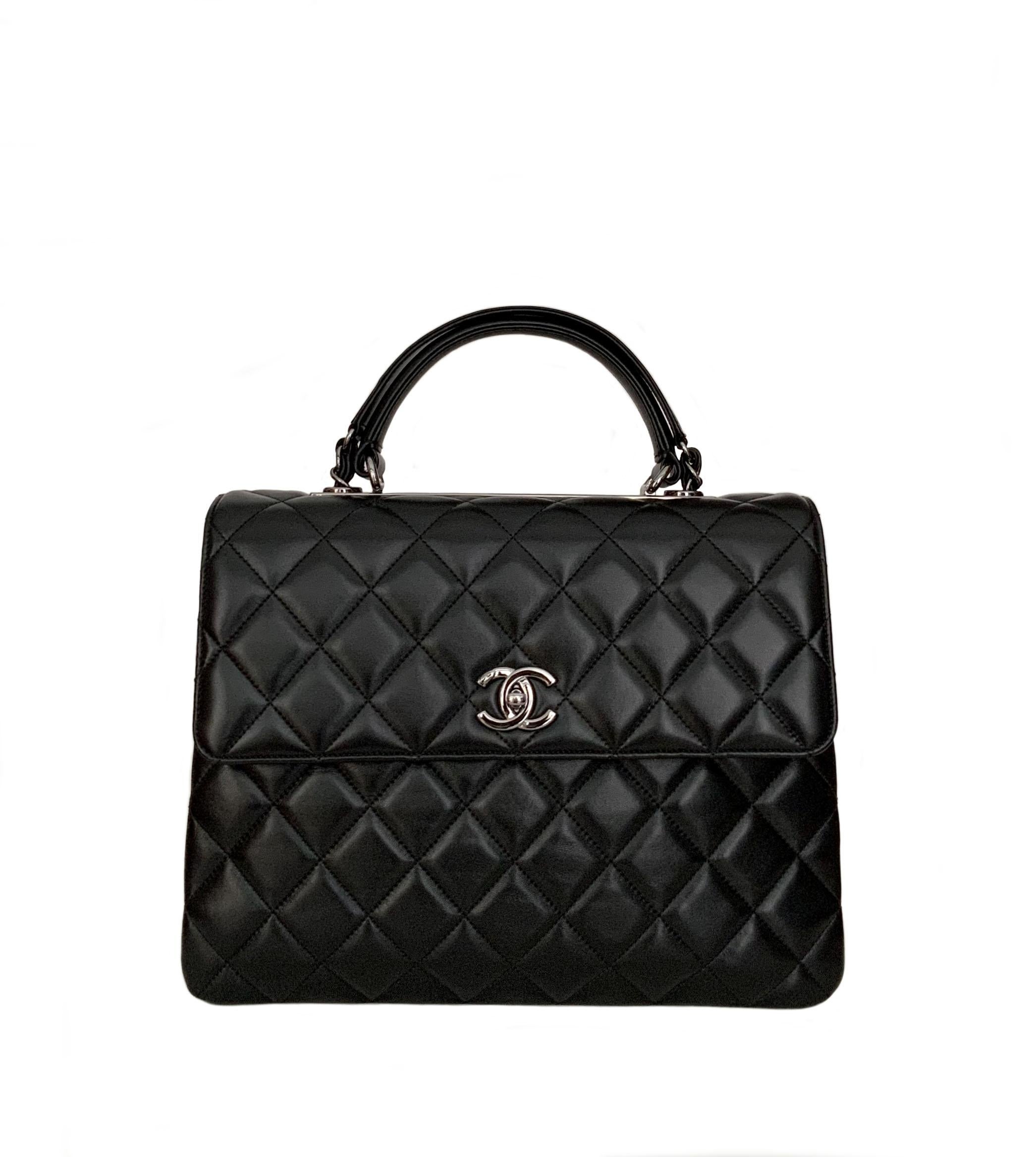 Chanel Trendy CC Black Leather Top Handle Bag In Good Condition In Geneva, CH