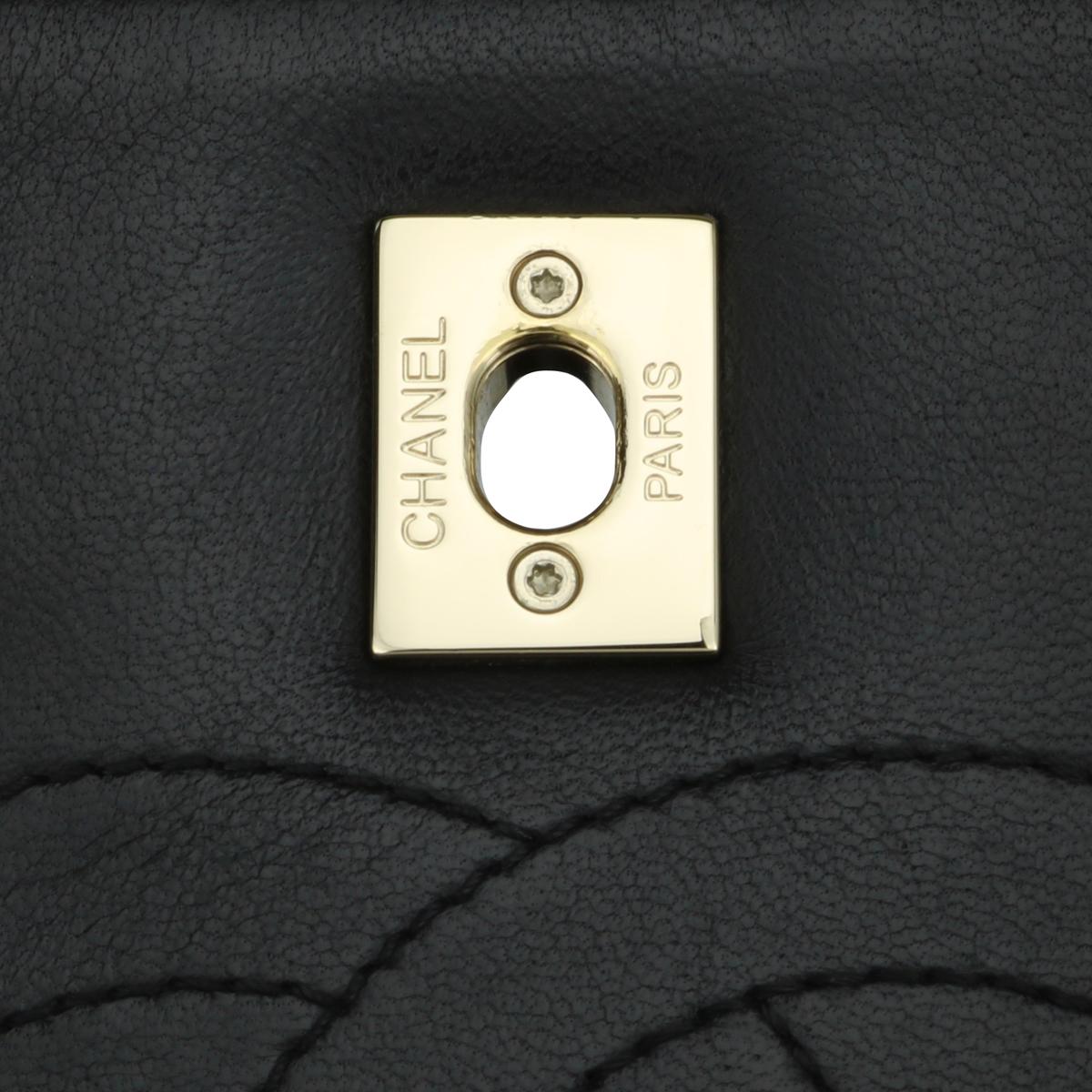 CHANEL Trendy CC Chevron Bag Small Black Lambskin Light Gold Hardware 2019 en vente 11