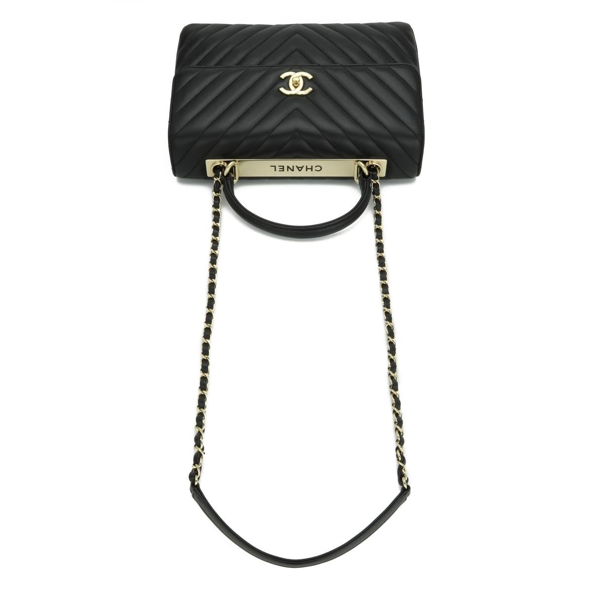 Chanel Trendy CC Chevron Top Handle Bag Medium Nero Pelle d'agnello Hardware oro 2018 in vendita 6