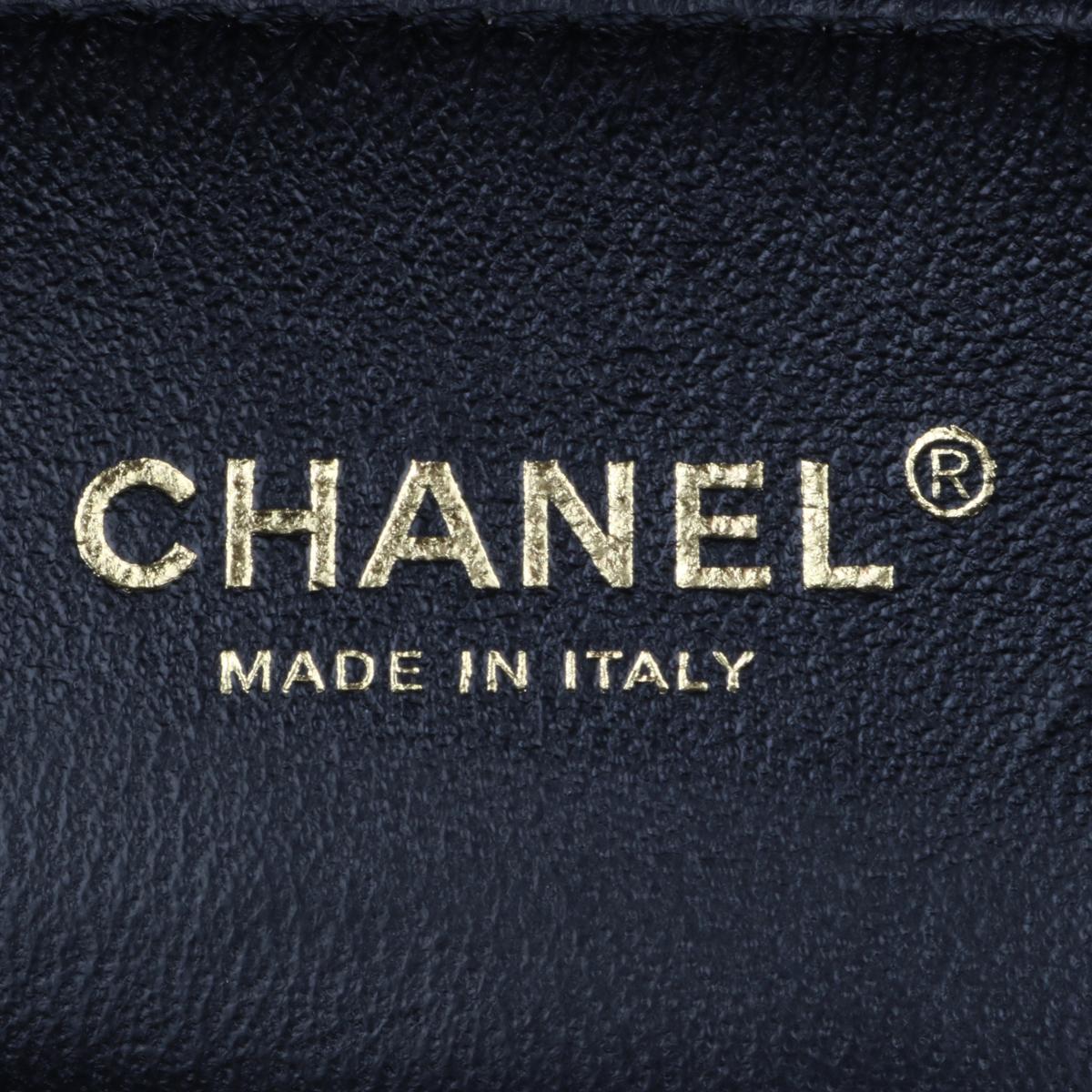 Chanel Trendy CC Chevron Top Handle Bag Medium Nero Pelle d'agnello Hardware oro 2018 in vendita 12