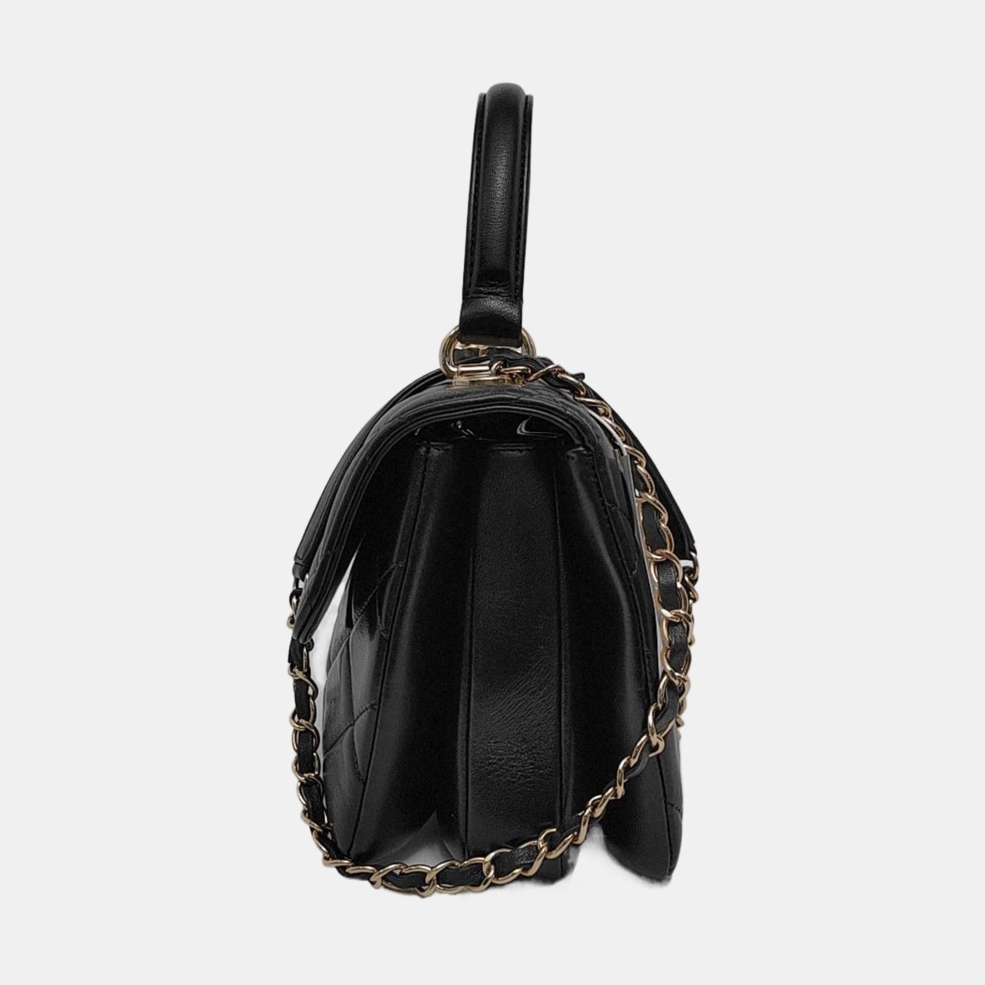 Chanel Trendy CC Small Black Lambskin Leather Gold Hardware In Good Condition In AUBERVILLIERS, FR