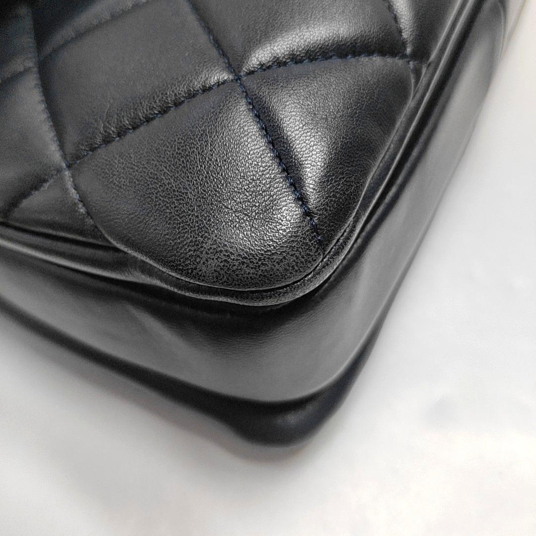 Chanel Trendy CC Small Navy Lambskin Leather Silver Hardware en vente 1