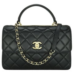 CHANEL Trendy CC Henkeltasche Medium aus schwarzem Lammfell mit goldener Hardware 2019