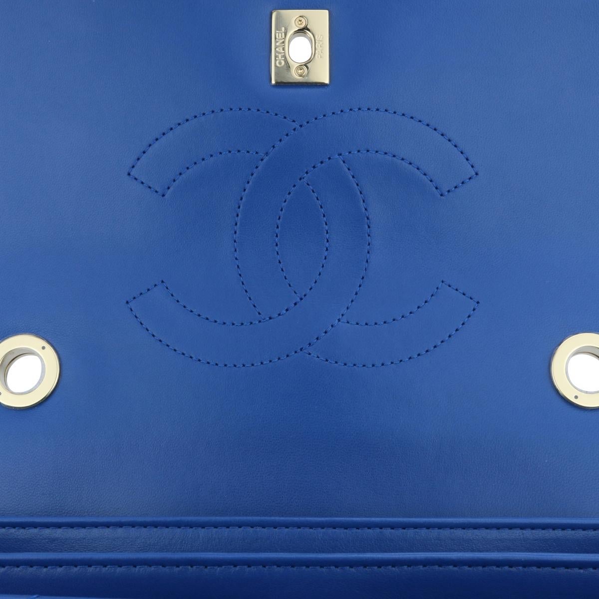 CHANEL Trendy CC Top Handle Bag Medium Blue Lambskin with Gold Hardware 2019 4