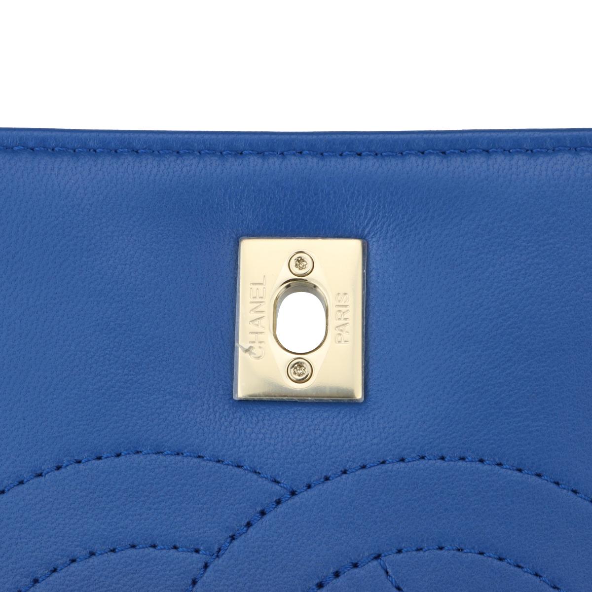 CHANEL Trendy CC Top Handle Bag Medium Blue Lambskin with Gold Hardware 2019 9