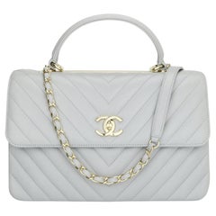 Chanel Borsa a manico superiore di tendenza in pelle d'agnello grigia con finiture dorate 2018