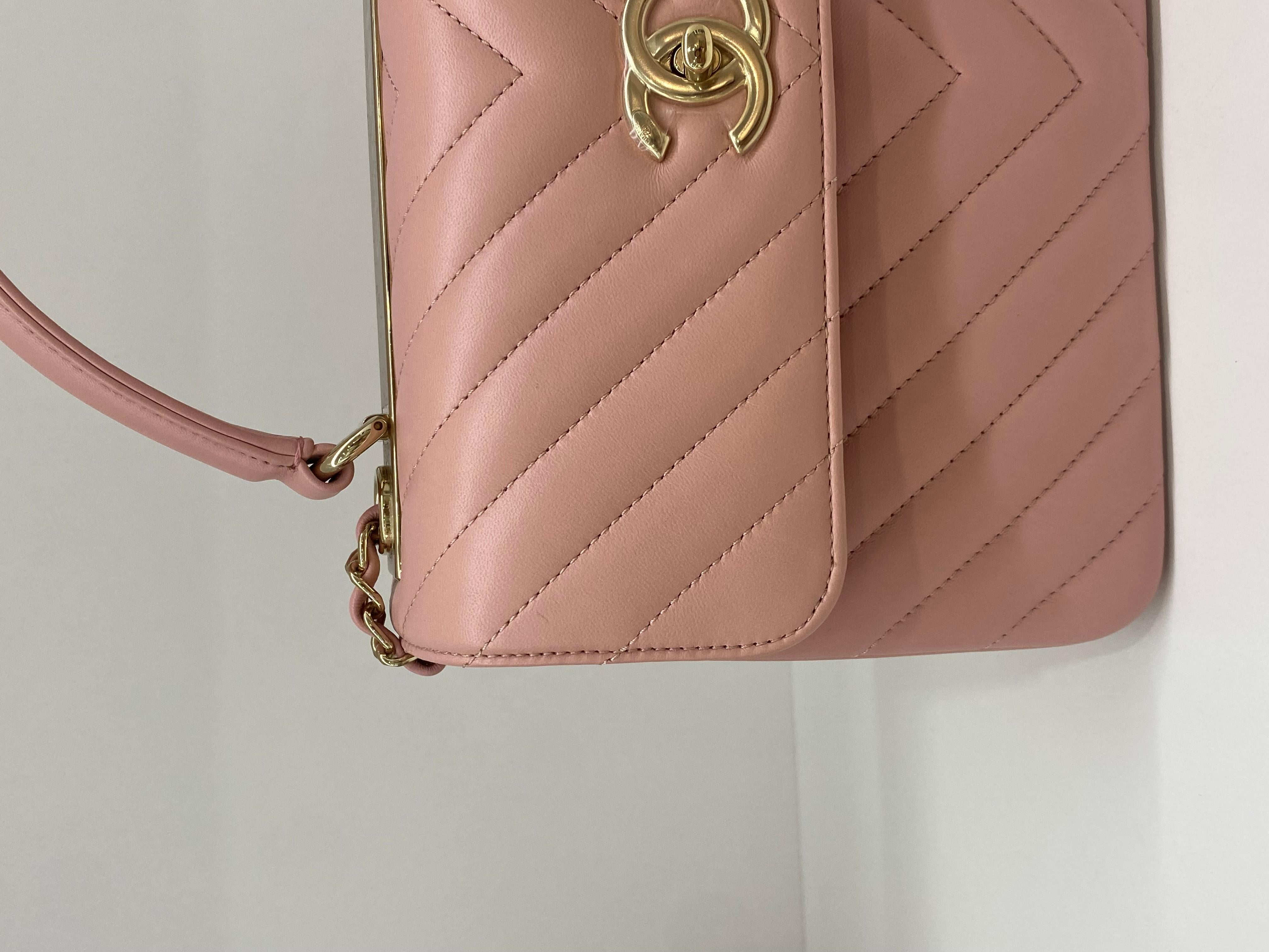 Condition: Like New

RRP: $11,960 AUD

Colour: Pink 

Leather: Lambskin leather

Hardware: Champagne Gold 

Year: 2018

Inclusion: Full Set 

Origin: France