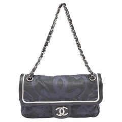 Chanel Tri Color CC Logo Kamelie geprägte Leinwand und Leder Ost-West-Klappe Tasche