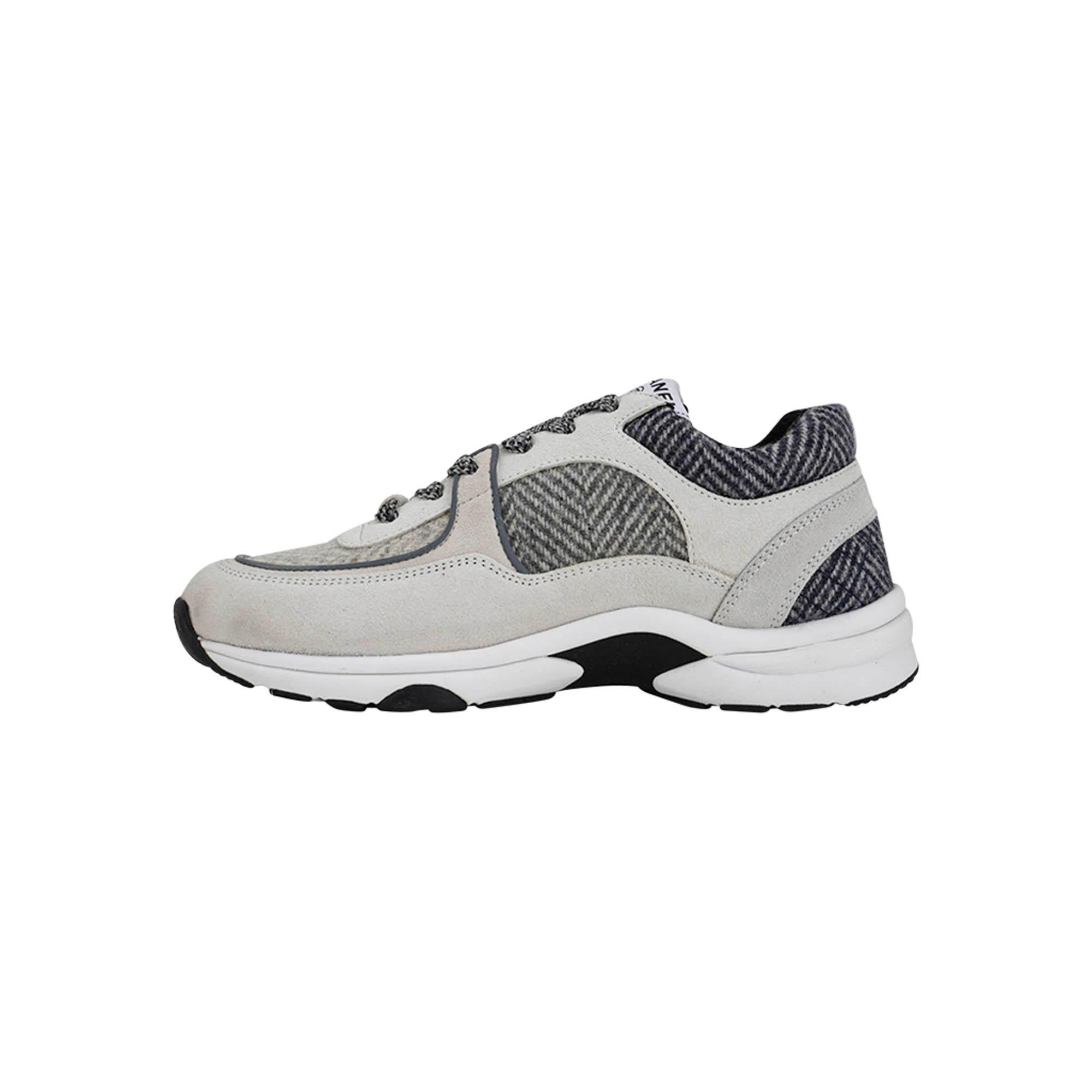 Chanel Tricolor Grau Tweed und Wildleder CC Low Top Turnschuhe 37.5 Damen im Angebot
