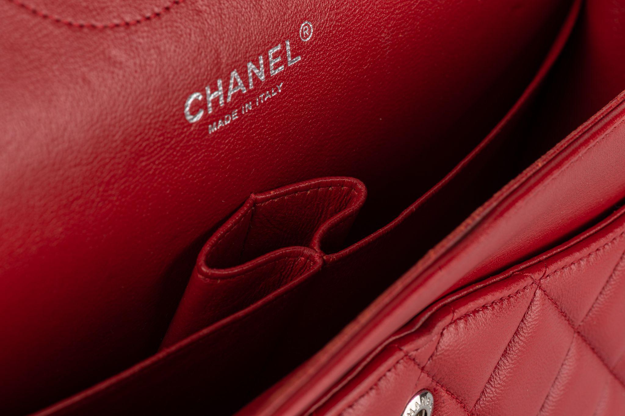 Chanel Agneau tricolore Jumbo à double rabat en vente 13