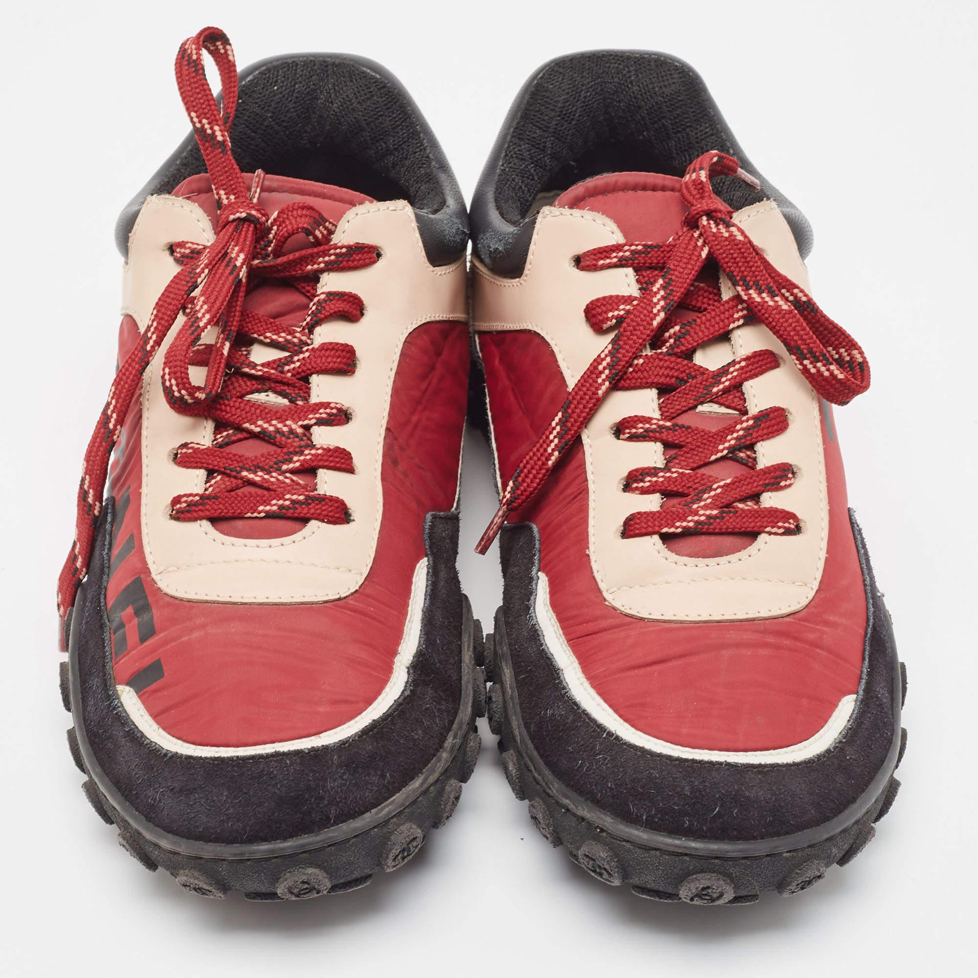 Give your outfit a chic update with this pair of designer sneakers. The creation is sewn perfectly to help you make a statement in them for a long time.

Includes: Original Dustbag

