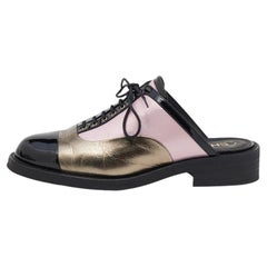 Chanel Tricolor Lackleder Lace Up Pantoletten Sandalen Größe 40