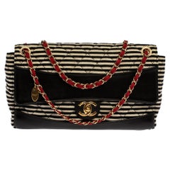 Chanel - Sac à rabat Jumbo Coco Sailor en cuir et jersey à rayures tricolores
