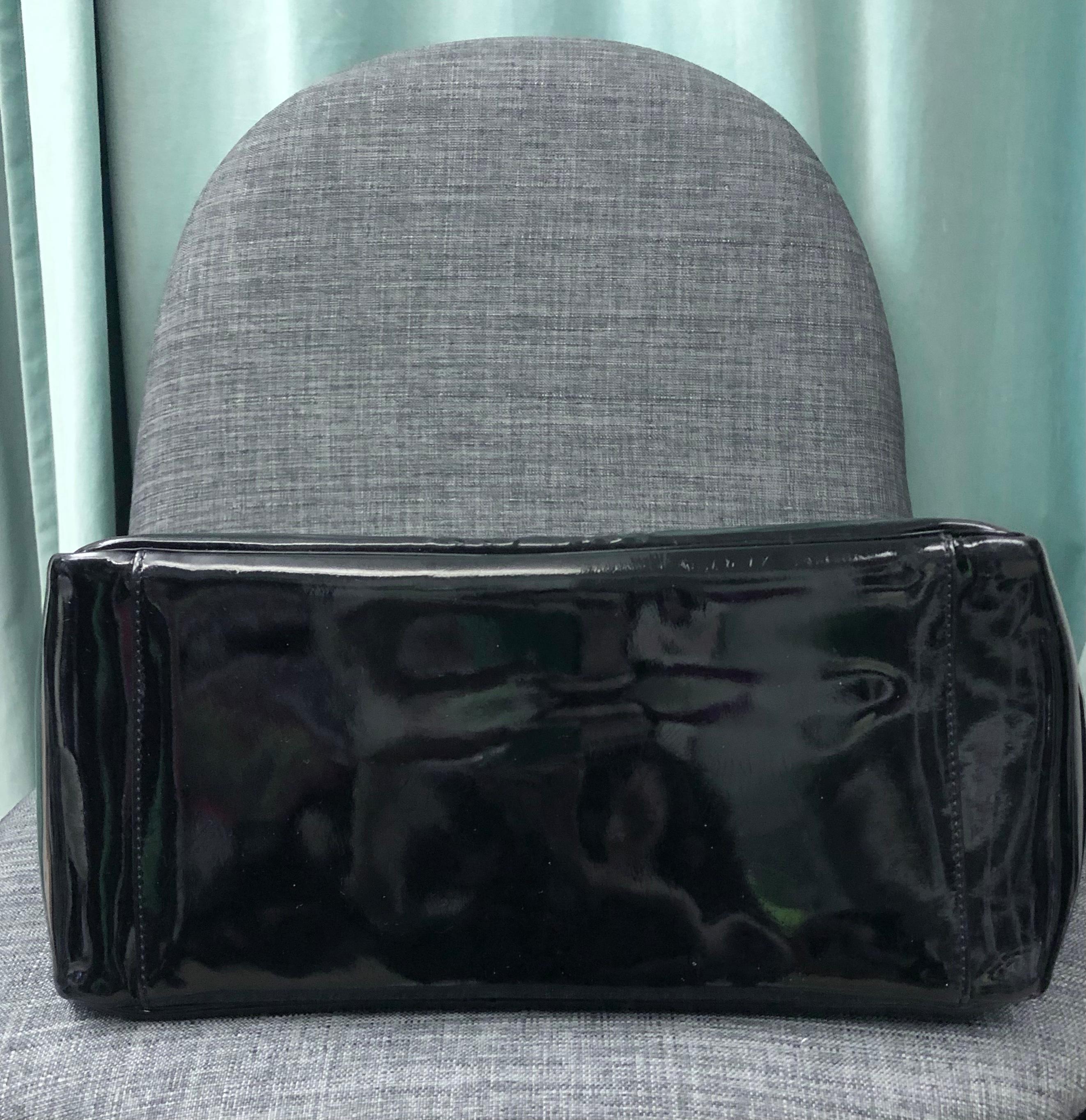 Women's or Men's Chanel Triple CC Shoulder Tote in Black Patent Leather For Sale