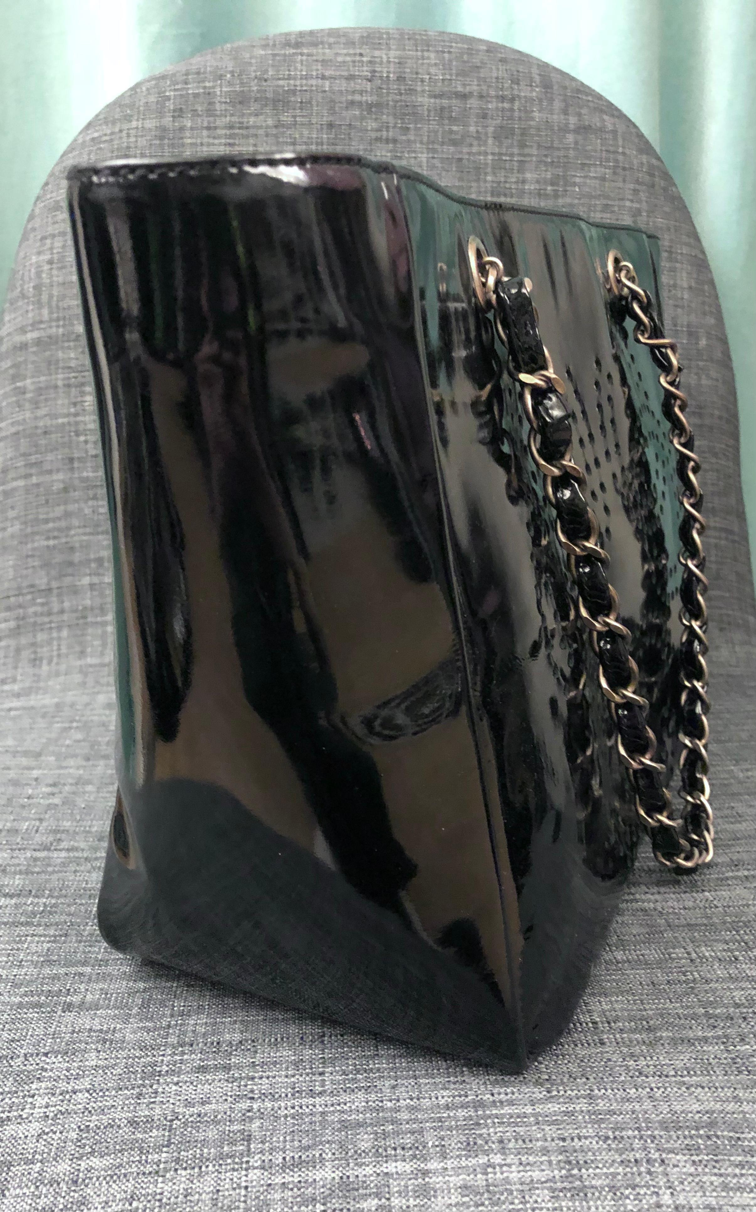 Chanel Triple CC Shoulder Tote in Black Patent Leather For Sale 1