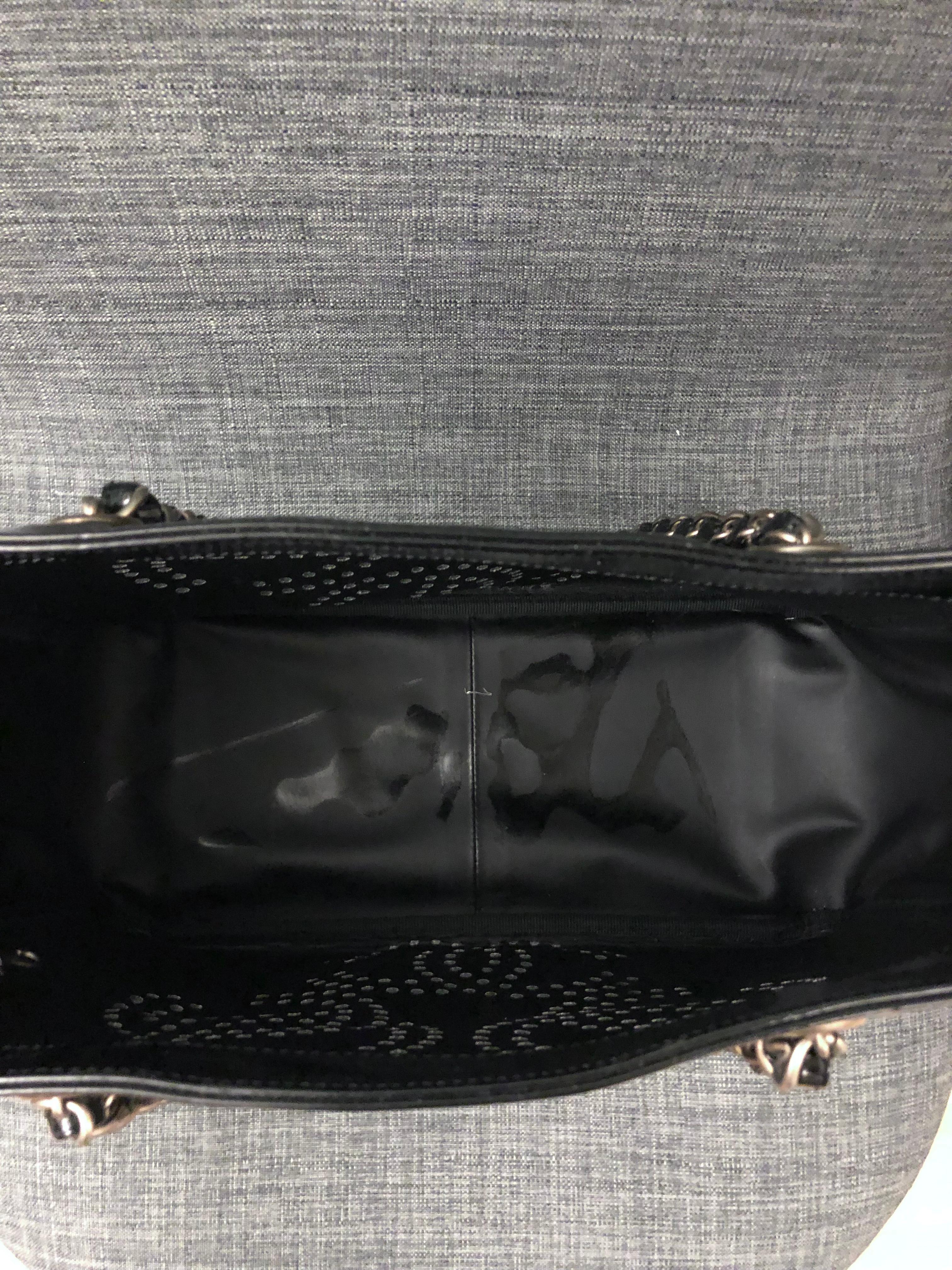 Chanel Triple CC Shoulder Tote in Black Patent Leather For Sale 2