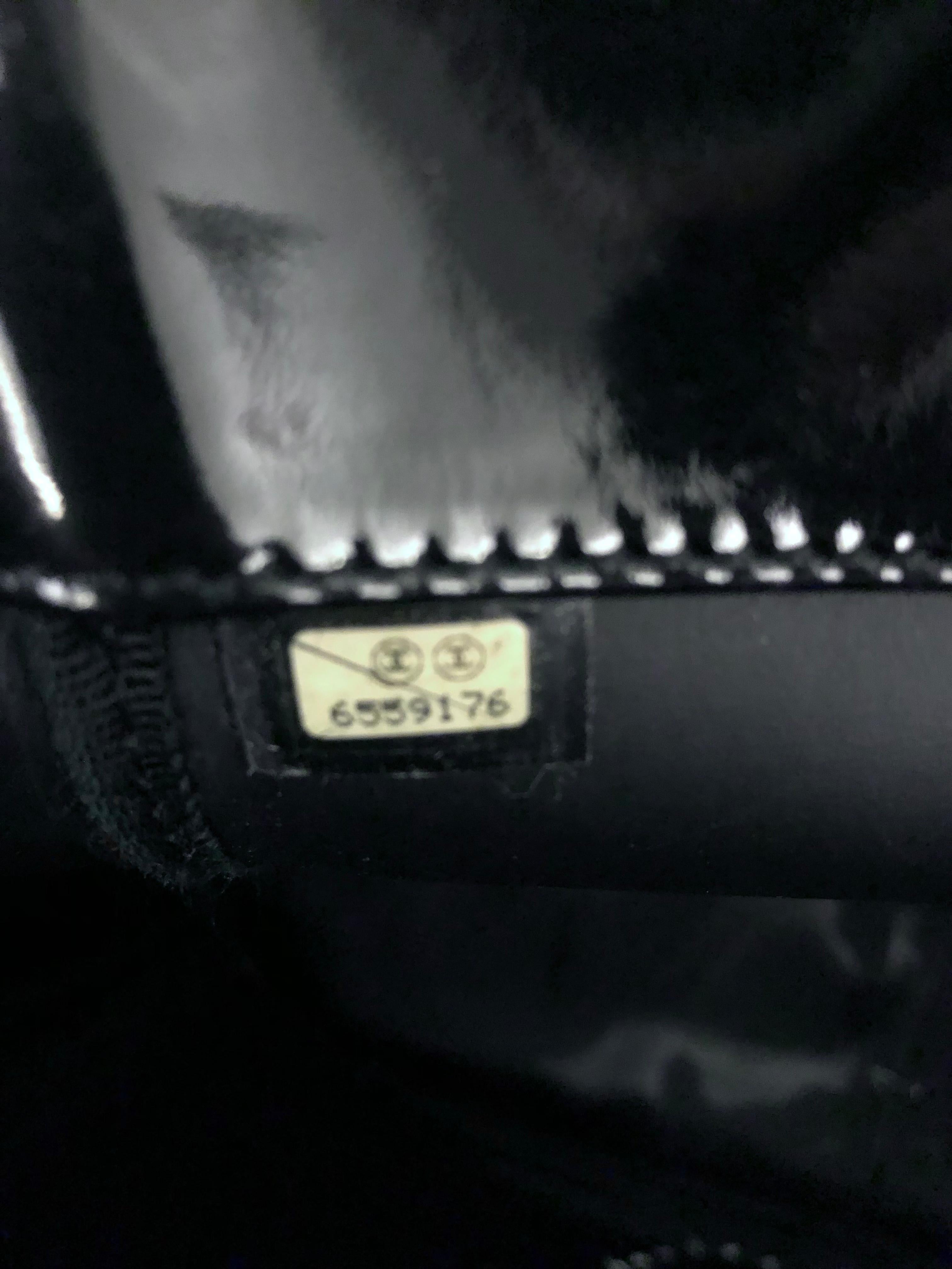 Chanel Triple CC Shoulder Tote in Black Patent Leather For Sale 4