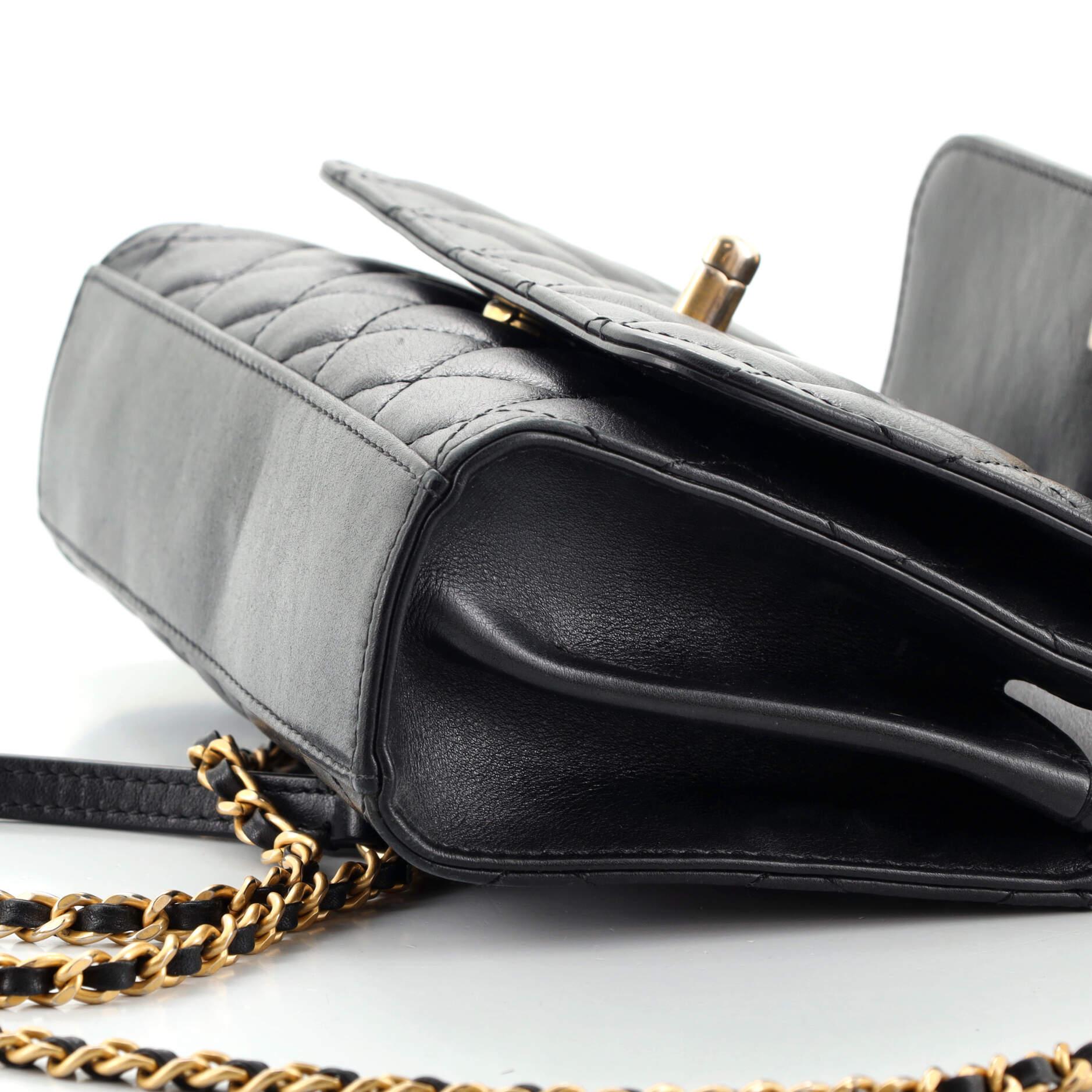 Chanel Borsa con tripla patta in pelle di vitello trapuntata piccola 3