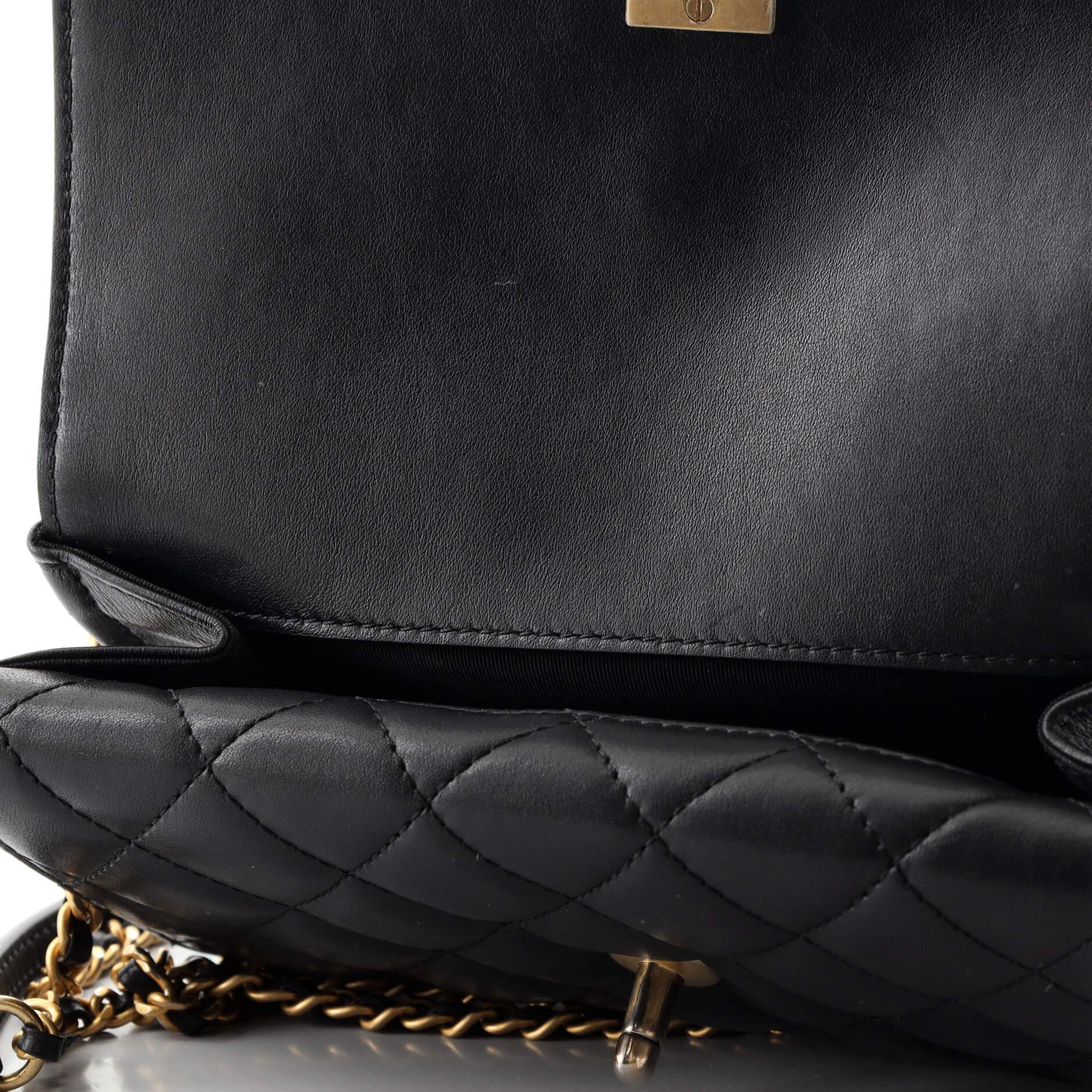 Chanel Borsa con tripla patta in pelle di vitello trapuntata piccola 4