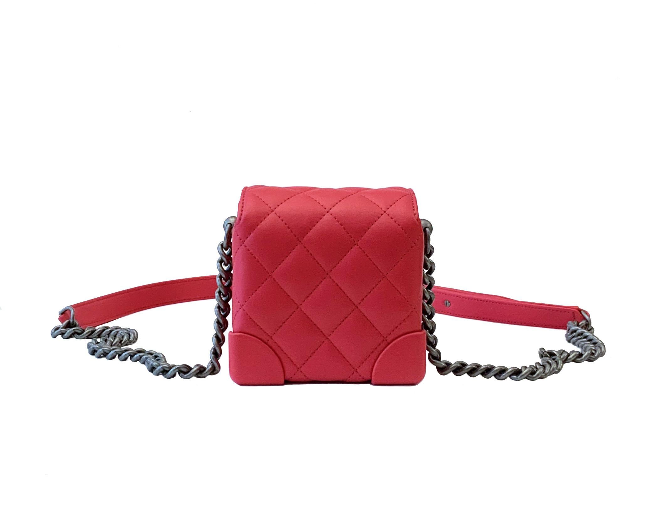 Exclusive and rare, this trunk-like style shoulder bag is the newest of the family 