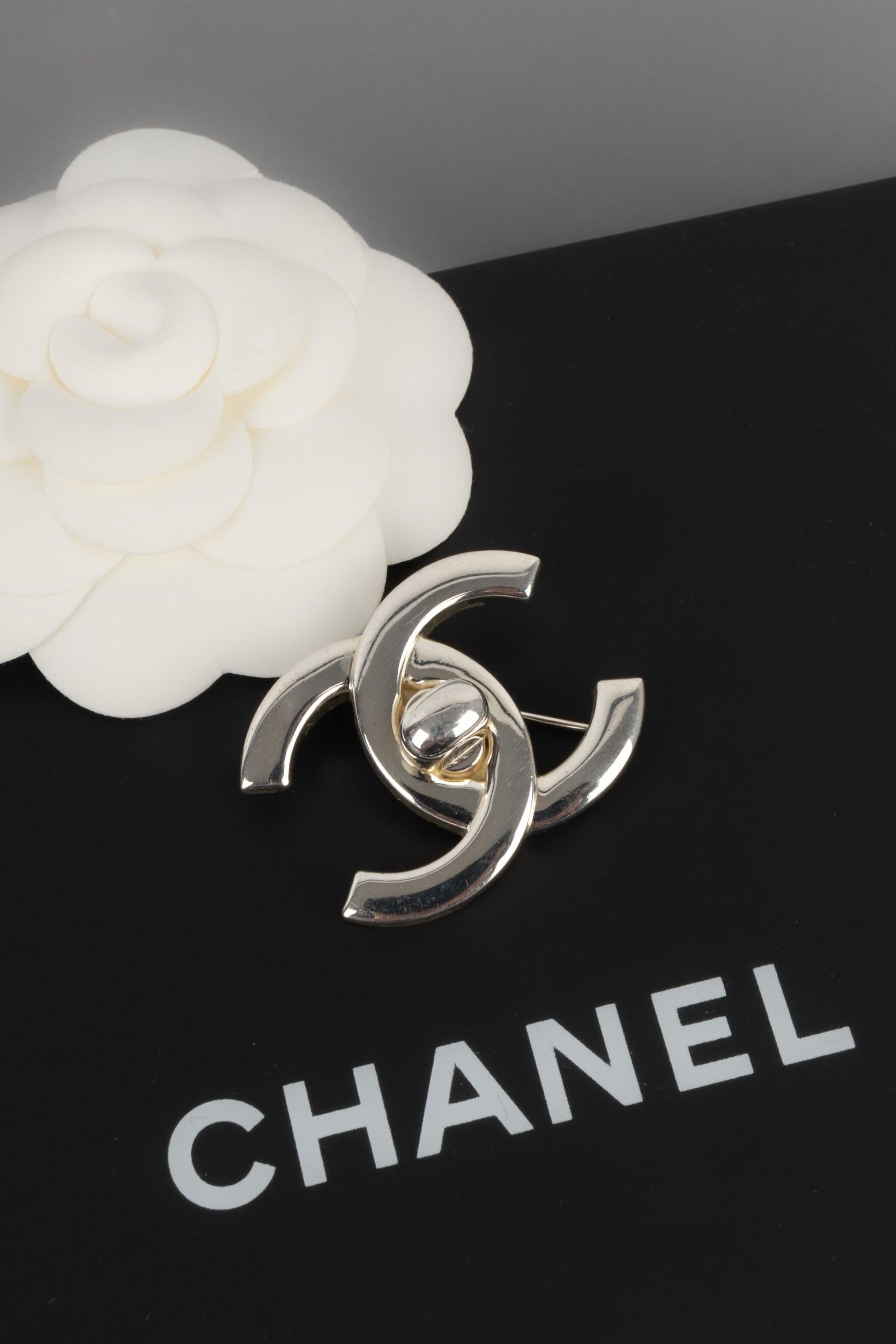 Chanel Turn-Lock Brooch in Silvery Metal, 1996 1