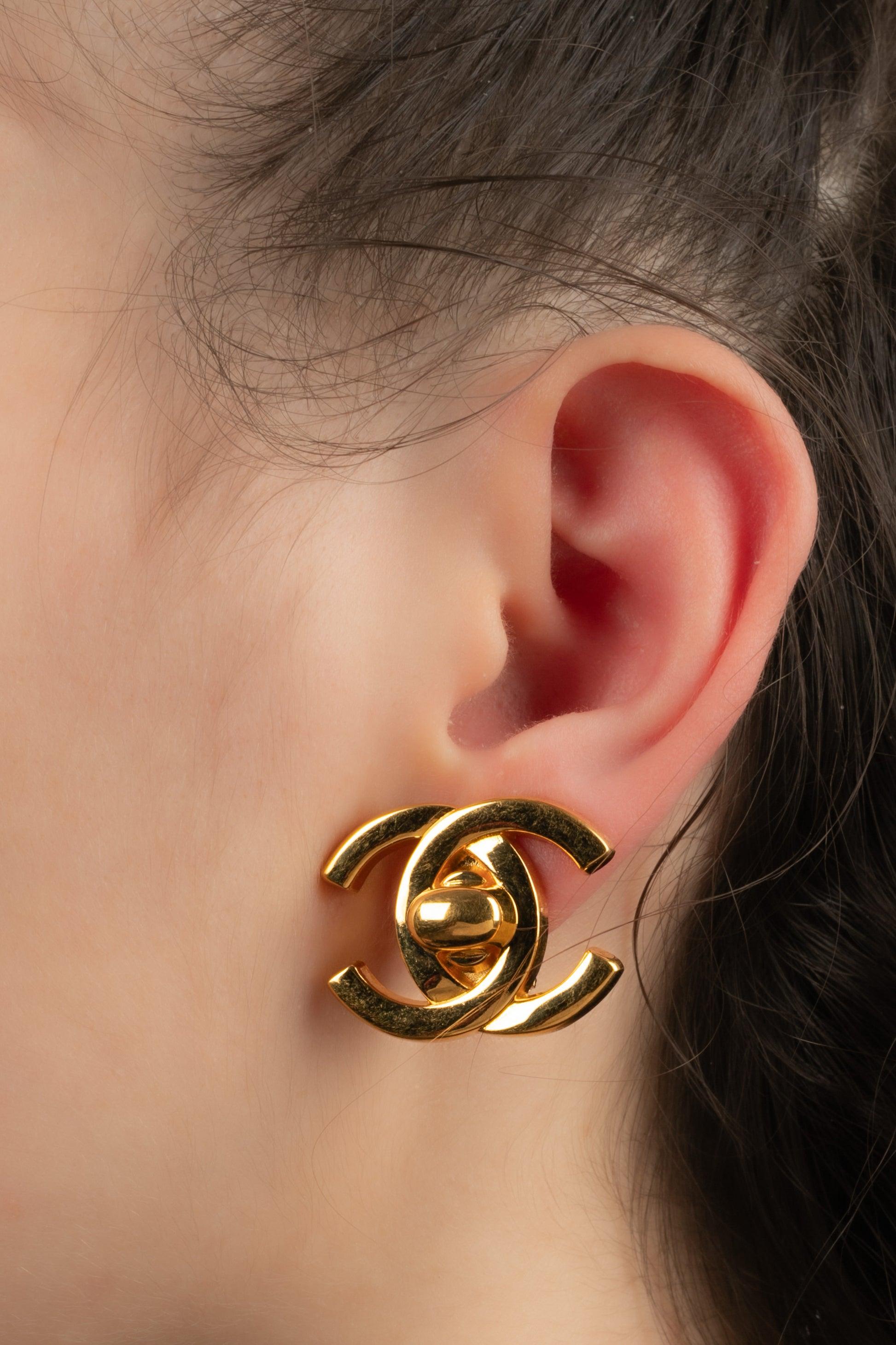 Chanel Turn-Lock Design Golden Metal Clip-on Earrings, 1995 1